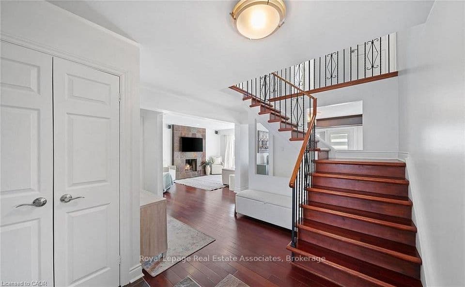 1550 Woodeden Drive, Mississauga, ON L5H 2V3 – photo 3