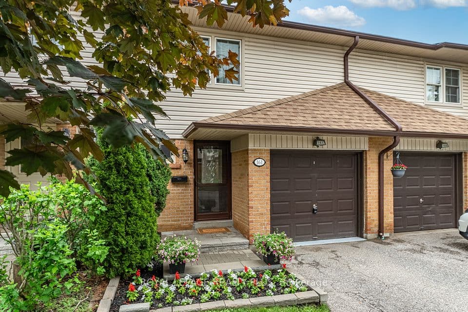2120 RATHBURN Road E 161, Mississauga, ON L4W 2S8 – main photo