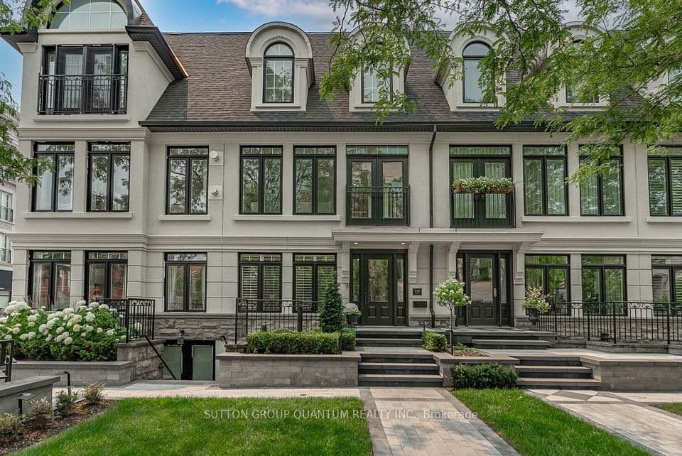 146 Reynolds Street, Oakville, ON L6J 3K9 – main photo