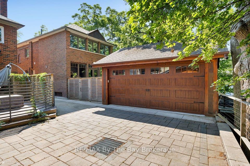 44 Rambert Crescent, Toronto, ON M6S 1E6 – photo 2