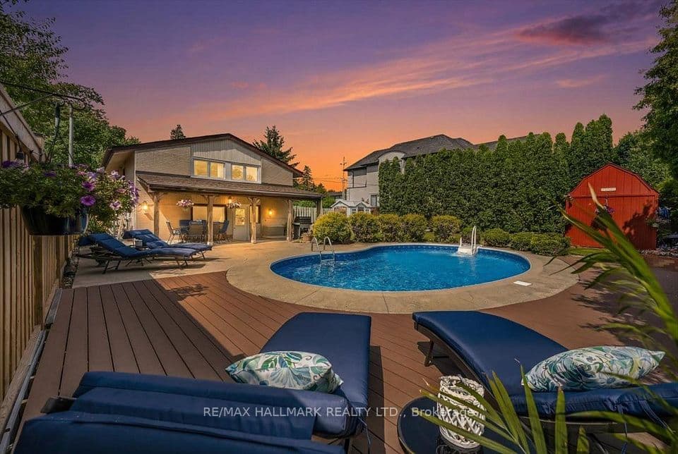433 Seabourne Drive, Oakville, ON L6L 4E9 – main photo