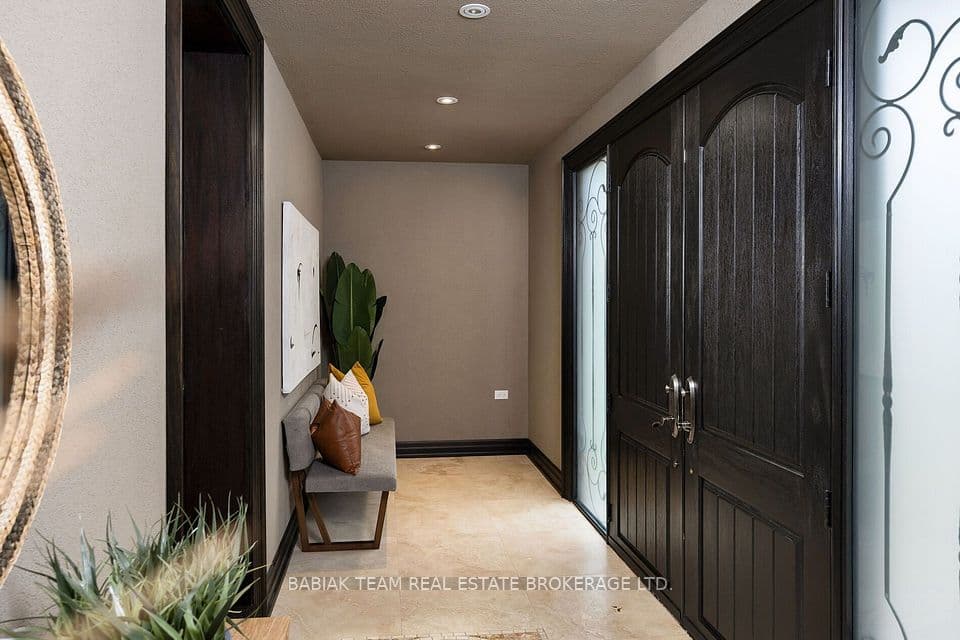 31 Keane Avenue, Toronto, ON M9B 2B8 – photo 2