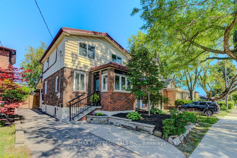39 Rosemeade Avenue, Toronto, ON M8Y 3A4 – main photo
