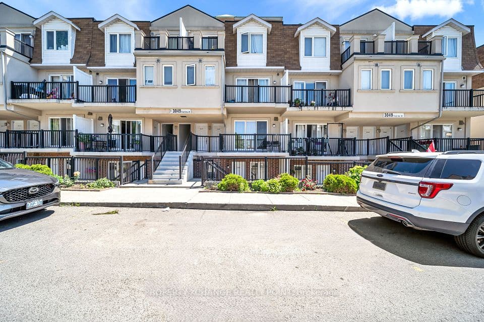 3049 Finch Avenue W 1003, Toronto, ON M9M 0A5 – main photo