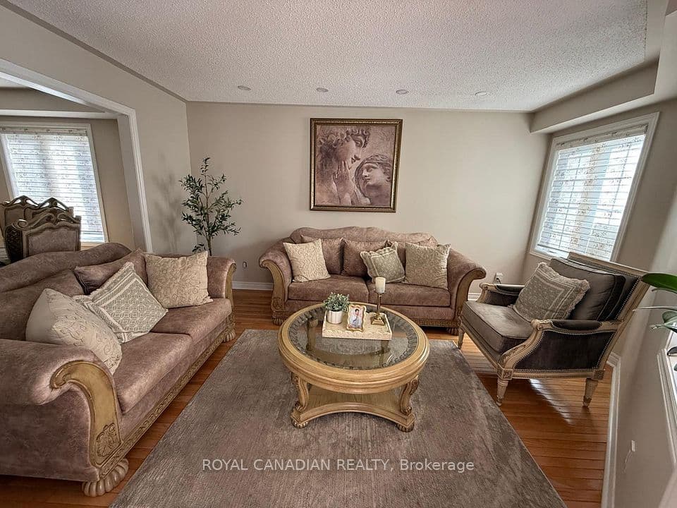 42 Cobblestone Court, Brampton, ON L6R 2S2 – photo 3