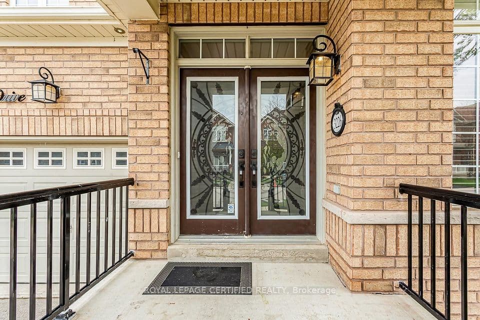 3226 Paul Henderson Drive, Mississauga, ON L5M 0H3 – photo 3