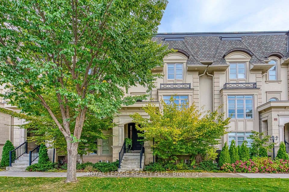 221 Hanover Street, Oakville, ON L6K 0G9 – main photo