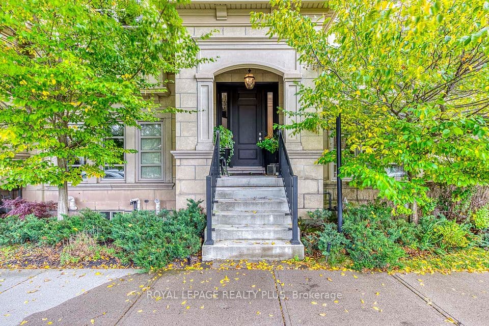 221 Hanover Street, Oakville, ON L6K 0G9 – photo 2
