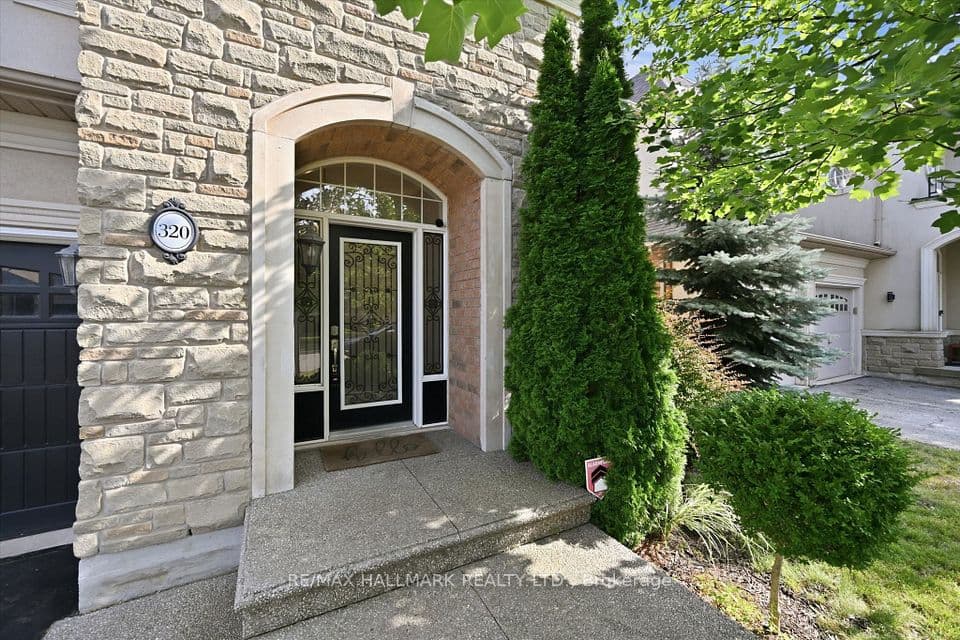 320 Turning Leaf Road, Oakville, ON L6L 6W7 – photo 2