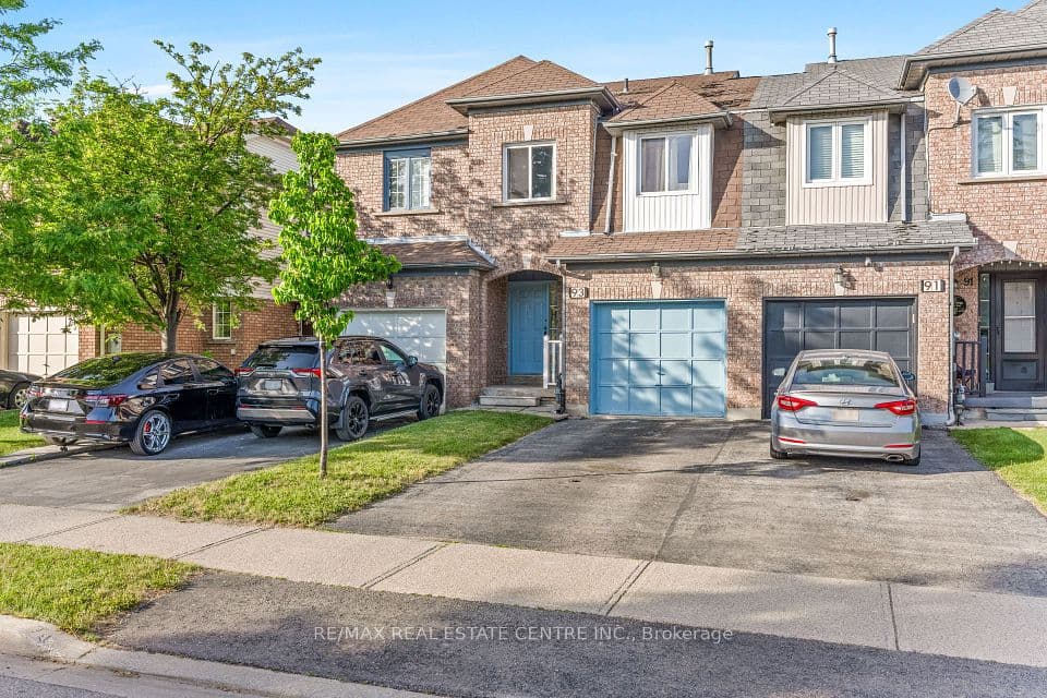 93 Ural Circle, Brampton, ON L6R 1H2 – main photo