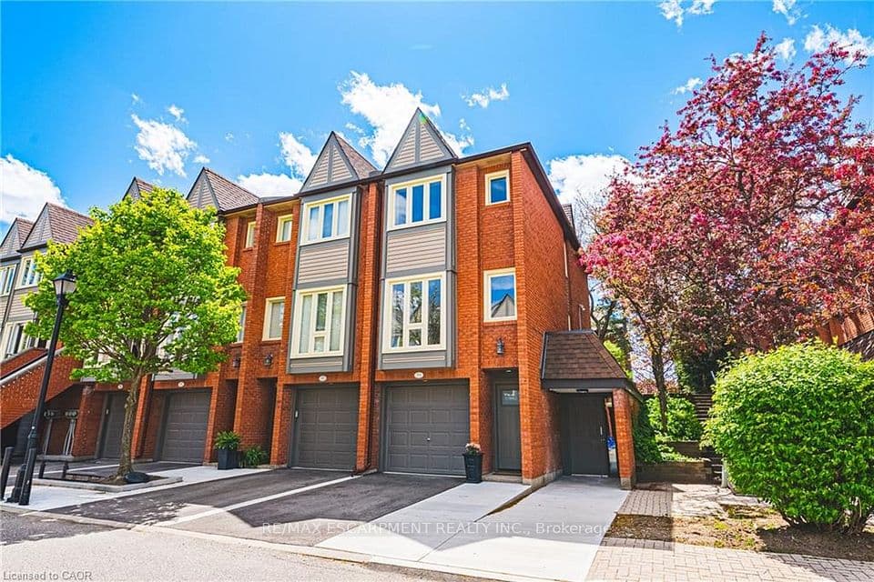 895 Maple Avenue 101, Burlington, ON L7S 2H7 – photo 2