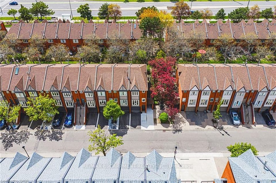 895 Maple Avenue 101, Burlington, ON L7S 2H7 – photo 3