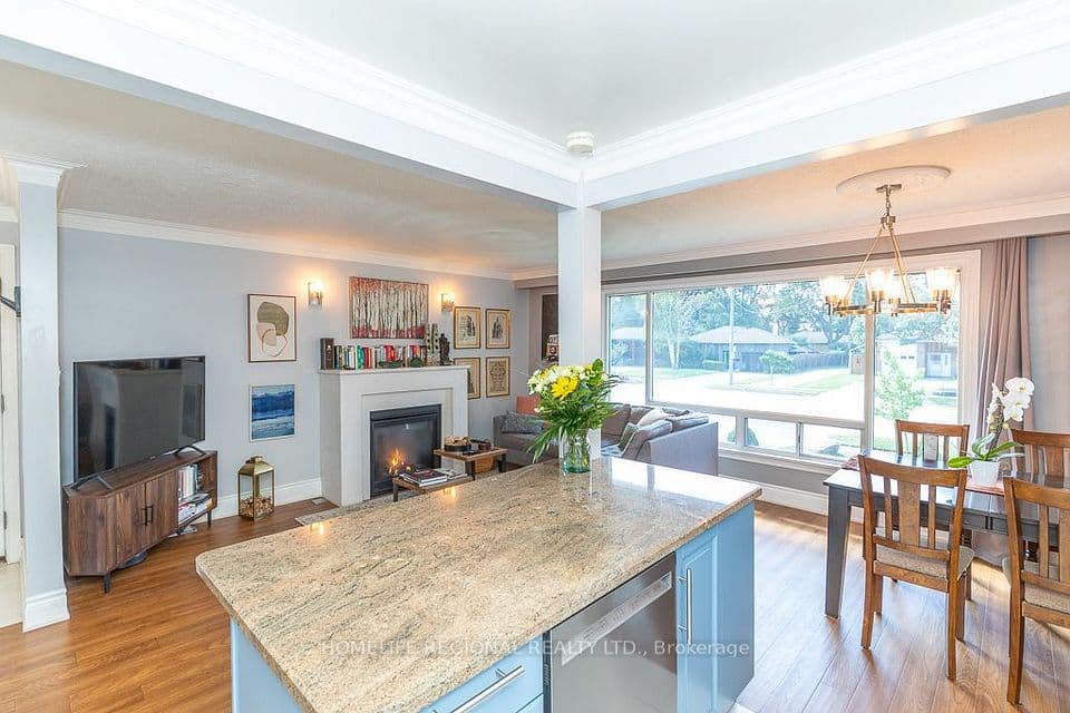 128 The Westway, Toronto, ON M9P 2B9 – photo 3