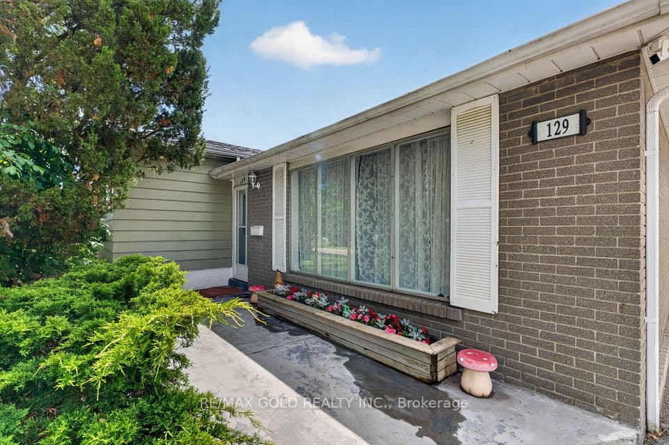129 Folkstone Crescent, Brampton, ON L6T 3M6 – photo 3