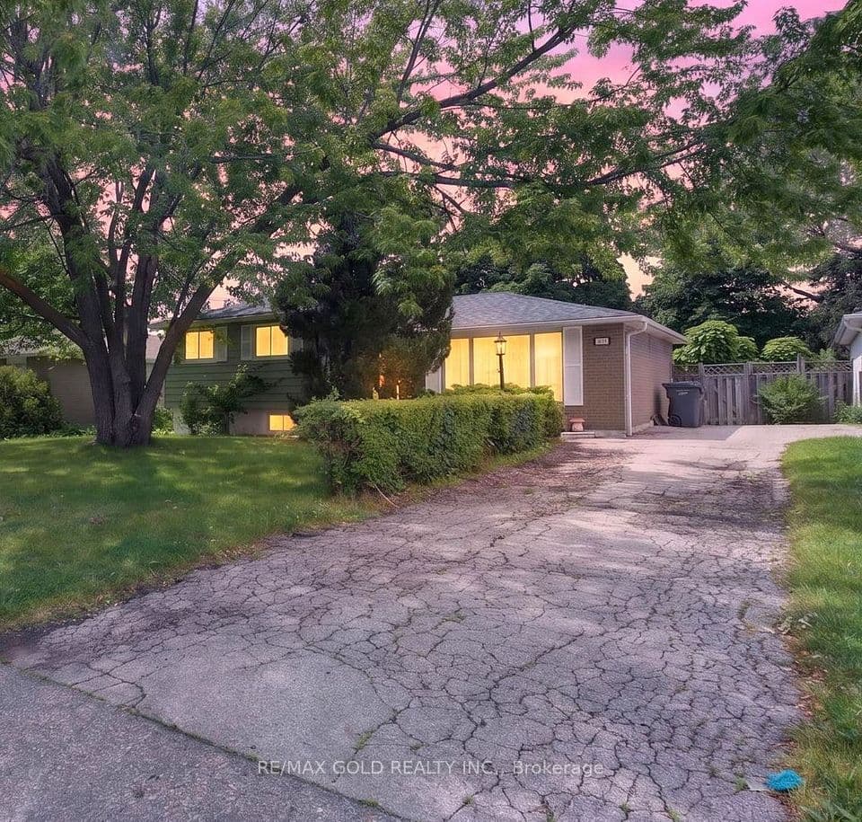 129 Folkstone Crescent, Brampton, ON L6T 3M6 – main photo