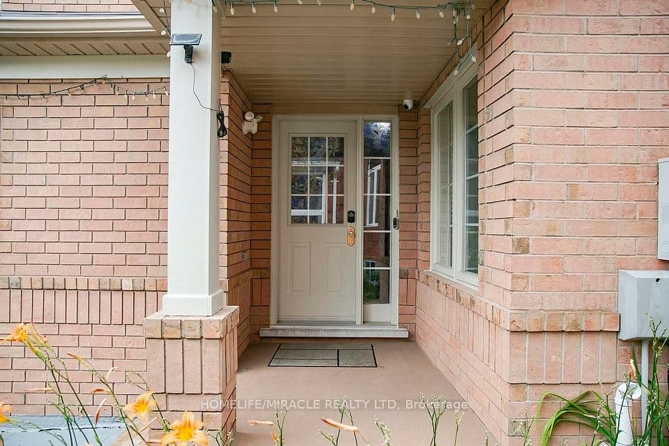 81 Narrow Valley Crescent, Brampton, ON L6R 2M4 – photo 3