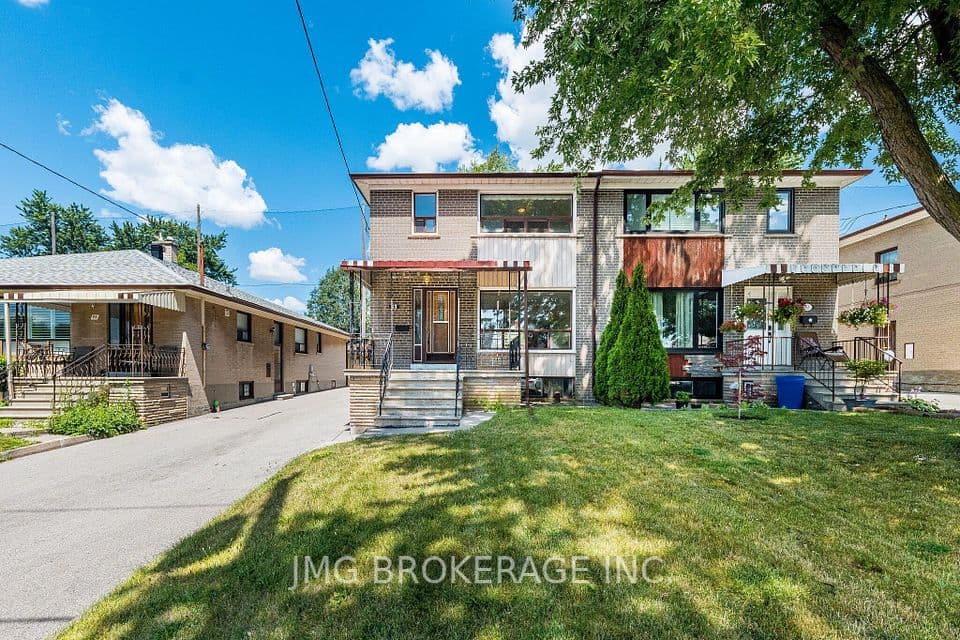 53 Foxrun Avenue, Toronto, ON M3L 1L9 – main photo