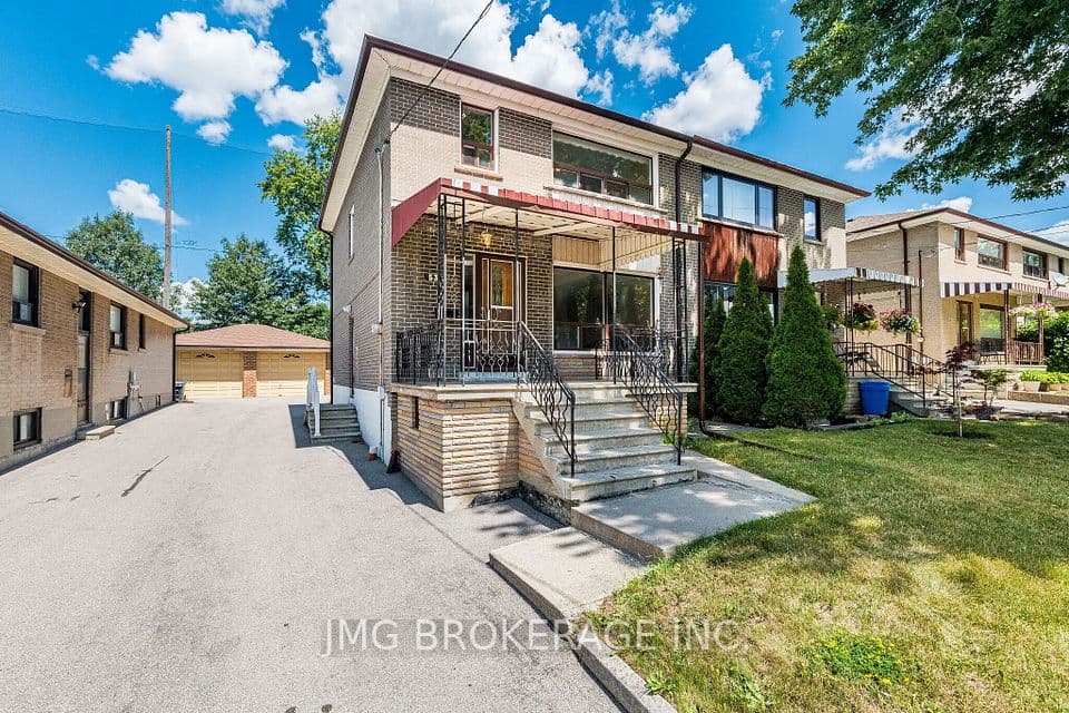 53 Foxrun Avenue, Toronto, ON M3L 1L9 – photo 2