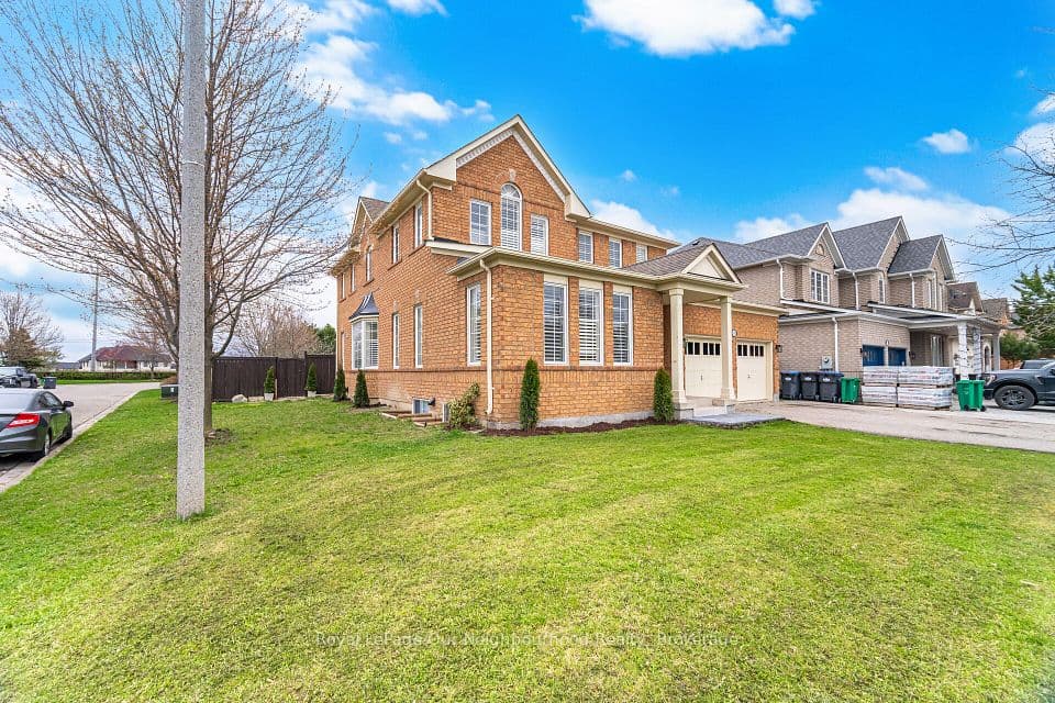 69 Bloomsbury Avenue, Brampton, ON L6P 1S6 – main photo