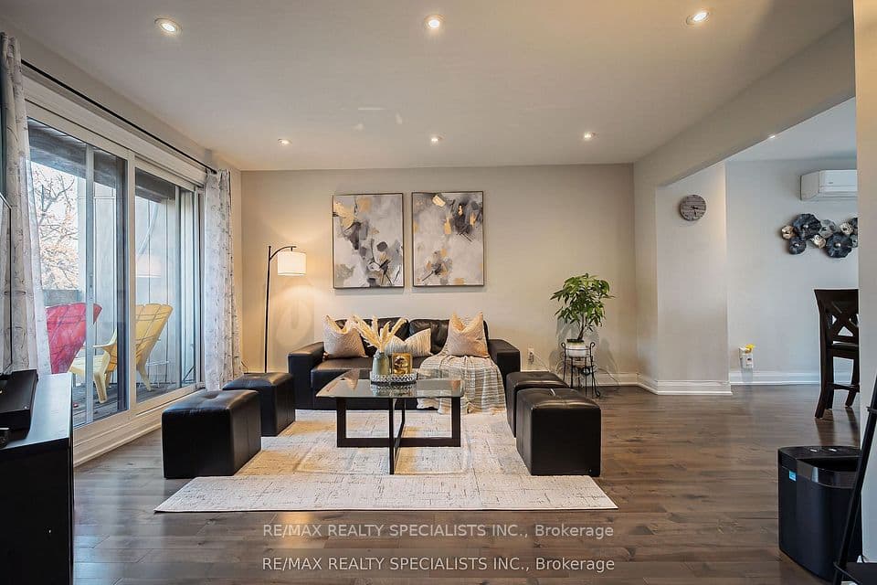 6780 Formentera Avenue 8, Mississauga, ON L5N 2L1 – photo 2