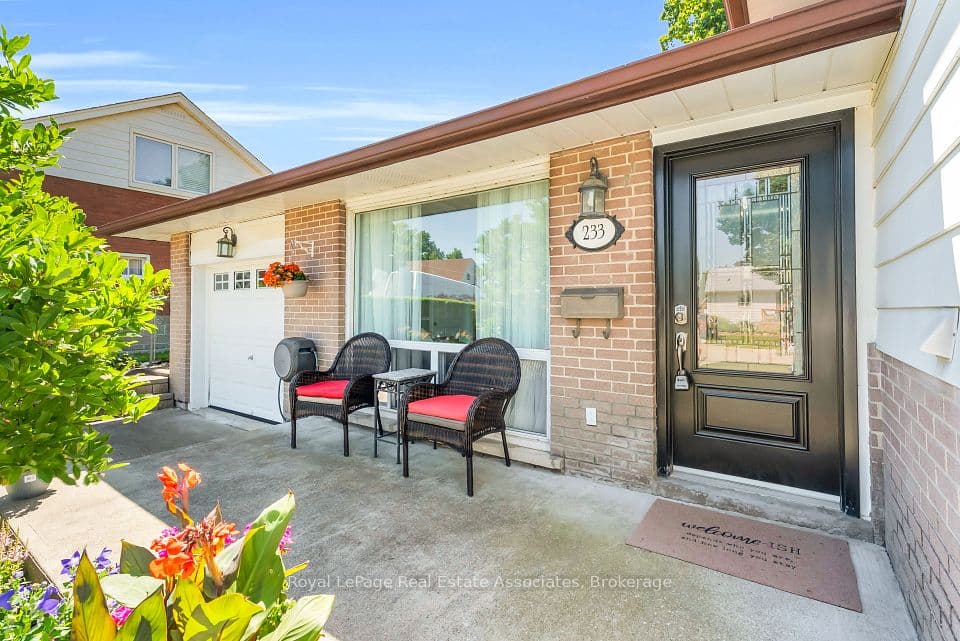 233 Elmore Drive, Halton Hills, ON L7J 1T8 – photo 3