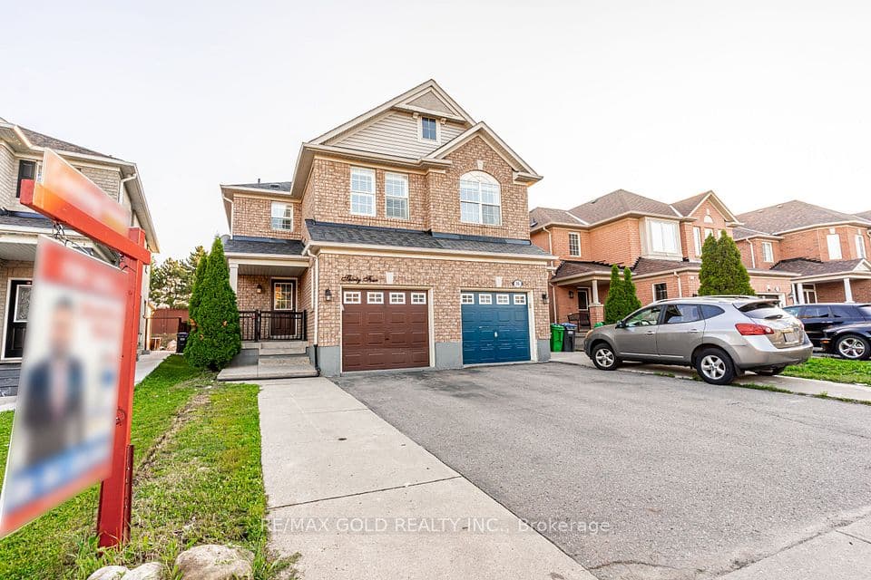 34 Jingle Crescent, Brampton, ON L6S 0B2 – main photo