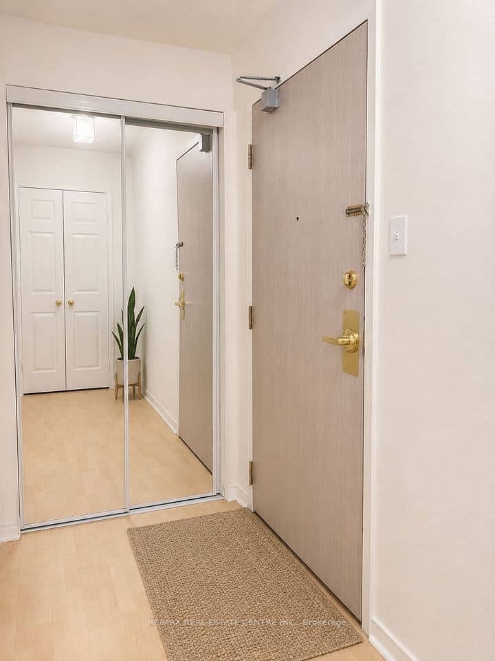 2177 Burnhamthorpe Road W 1007, Mississauga, ON L5L 5P9 – photo 2