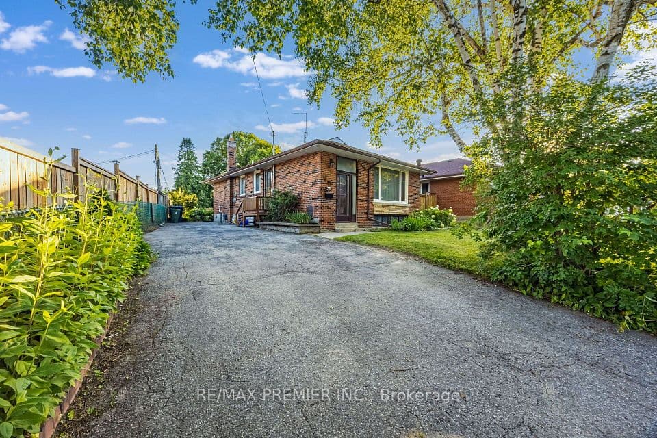 35 Barkwin Drive, Toronto, ON M9V 2W4 – photo 3