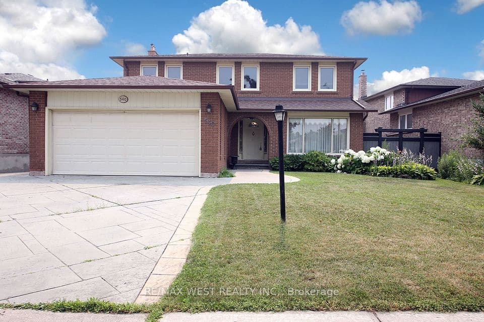 540 Louis Drive, Mississauga, ON L5B 2N2 – photo 3
