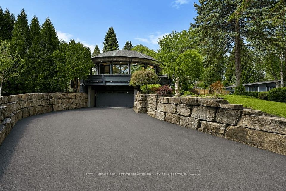 1352 Nocturne Court, Mississauga, ON L5H 2L8 – main photo