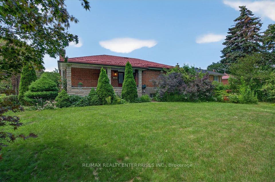 1282 Daimler Road, Mississauga, ON L5J 3T2 – photo 2