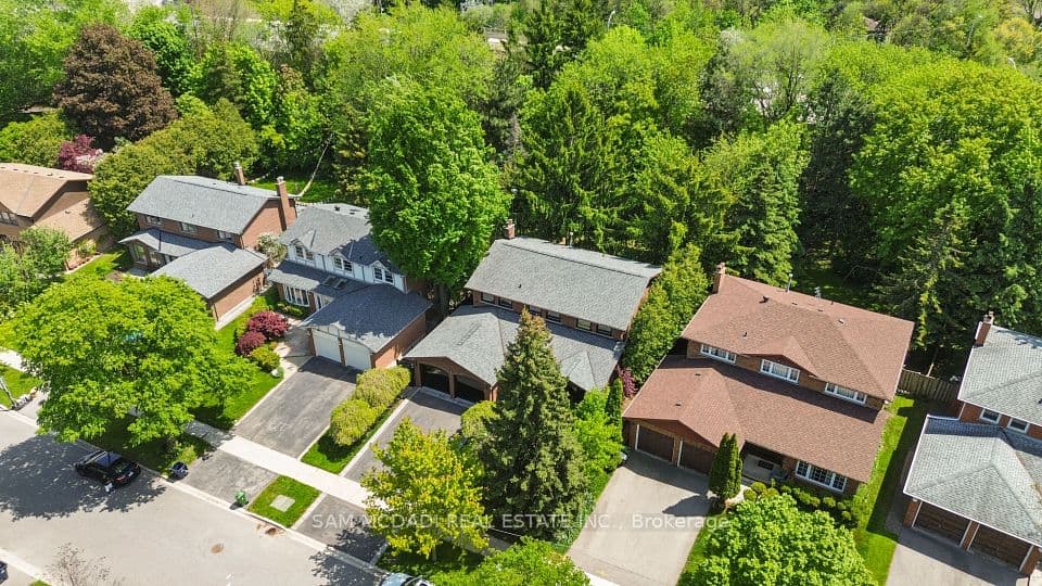 5 Canterbury Crescent, Toronto, ON M9A 5A4 – photo 3