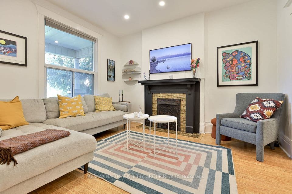 987 Saint Clarens Avenue, Toronto, ON M6H 3X8 – photo 3