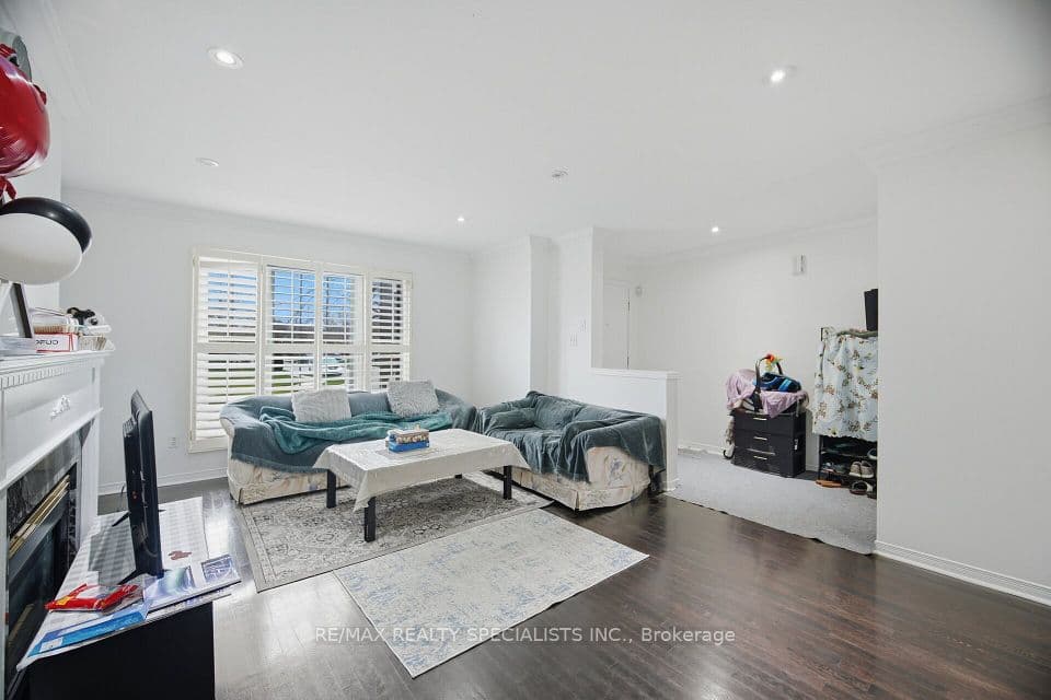 64 Dolphin Song Crescent, Brampton, ON L6R 2A7 – photo 2