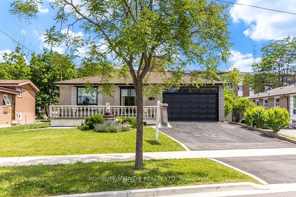9 Wheatsheaf Crescent, Toronto, ON M3N 1P7 – photo 2