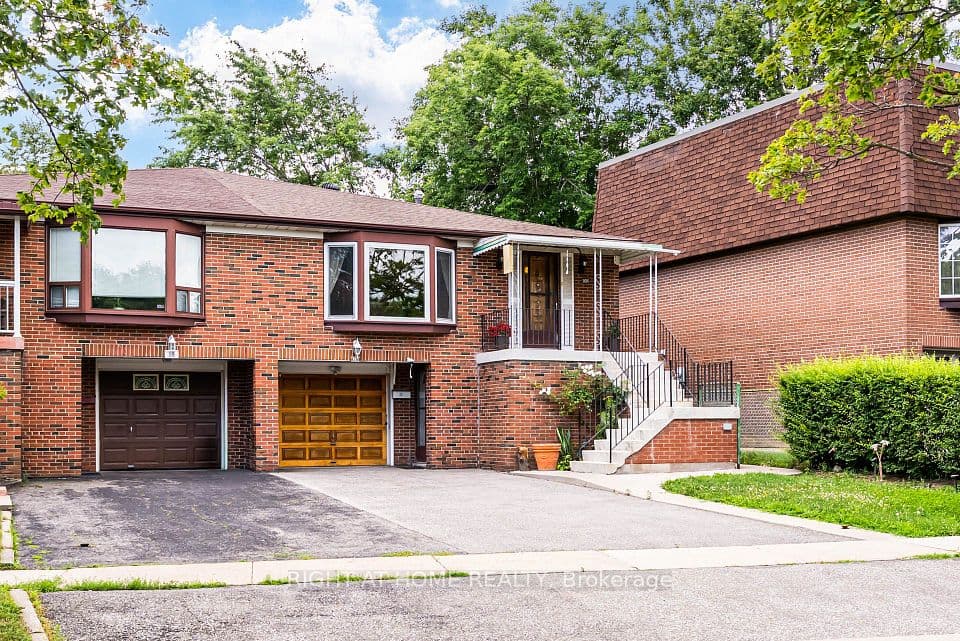20 Zealand Road, Toronto, ON M9R 3W4 – main photo