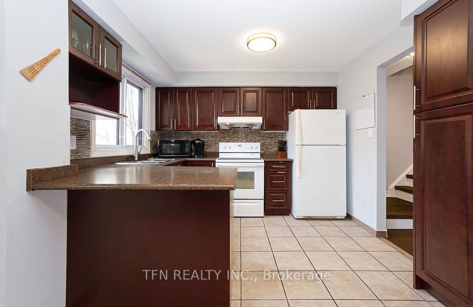 4165 Fieldgate Drive 9, Mississauga, ON L4W 2M9 – photo 3