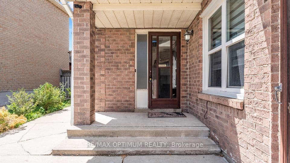 362 Kingsbridge Garden Circle, Mississauga, ON L5R 1K8 – photo 3