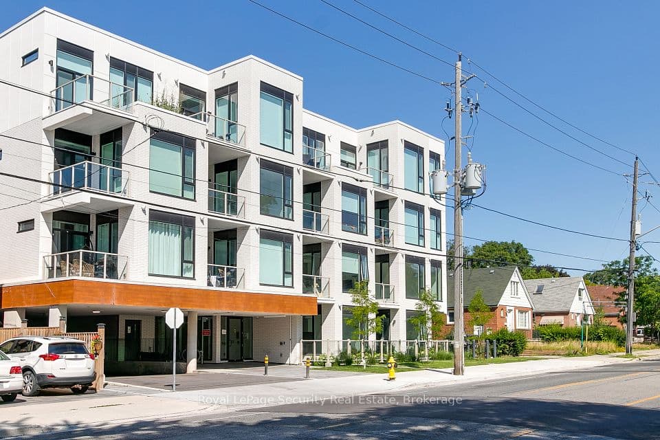 722 Marlee Avenue 104, Toronto, ON M6B 3J7 – photo 2