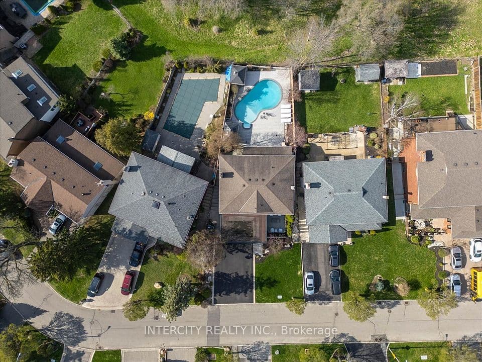 61 Golfwood Heights, Toronto, ON M9P 3L8 – photo 3