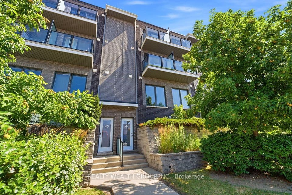 2059 Weston Road 44, Toronto, ON M9N 1X7 – main photo