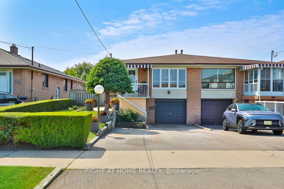 25 Larchwood Road, Toronto, ON M3N 1B5 – main photo