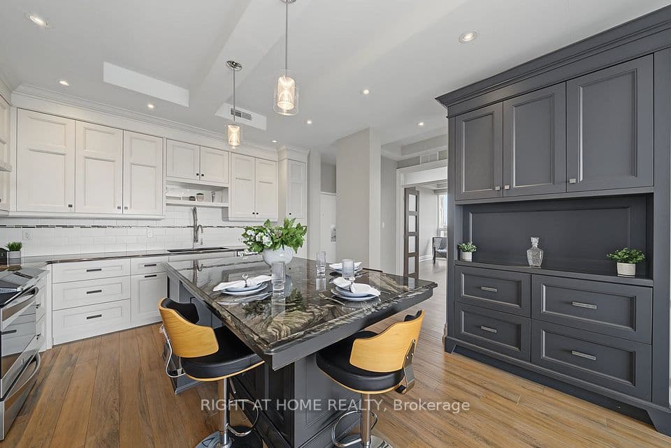 20 Speers Road 1206, Oakville, ON L6K 3R5 – photo 3
