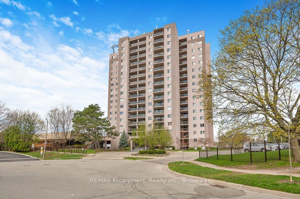 975 WARWICK Court 1501, Burlington, ON L7T 3Z7 – main photo
