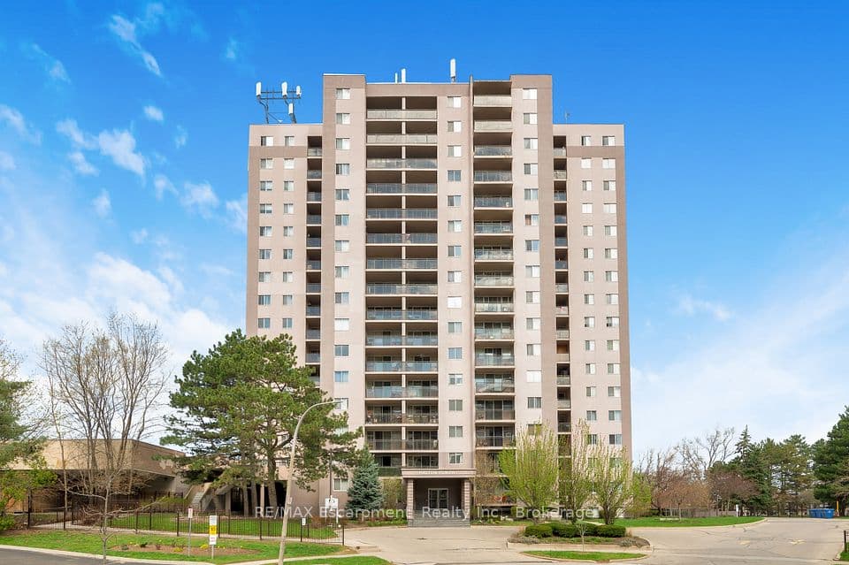 975 WARWICK Court 1501, Burlington, ON L7T 3Z7 – photo 2