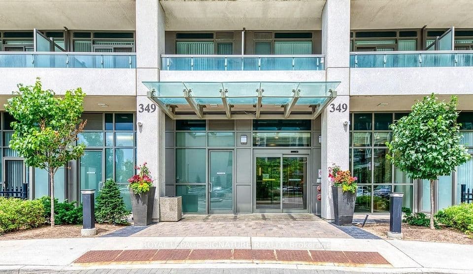 349 Rathburn Road W PH216, Mississauga, ON L5B 0G9 – photo 3