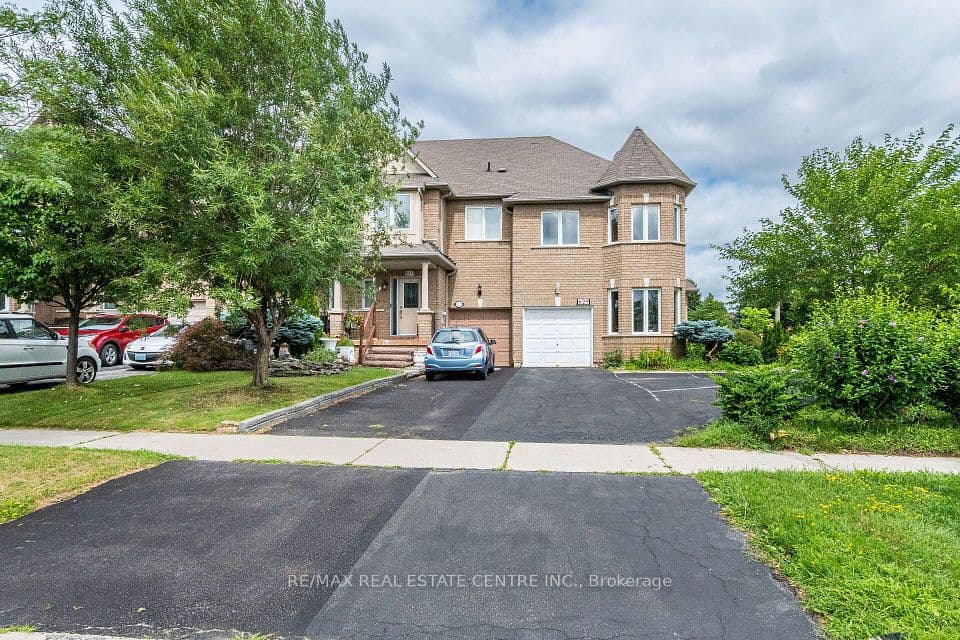 629 Lumberton Crescent, Mississauga, ON L4Z 3Z5 – main photo