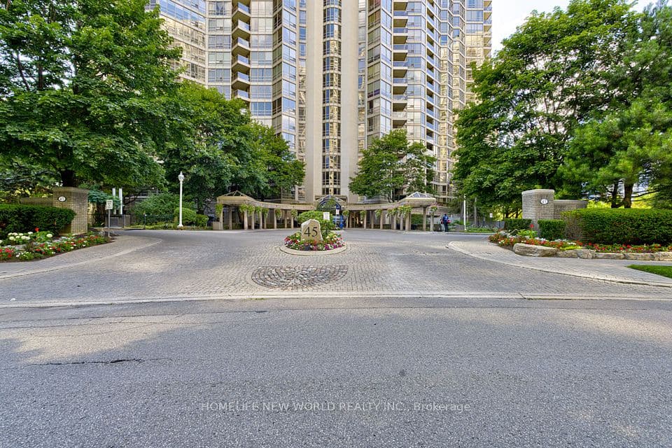 45 Kingsbridge Garden Circle 2704, Mississauga, ON L5R 3K4 – main photo