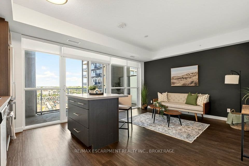 2087 Fairview Street 702, Burlington, ON L7R 0E5 – main photo