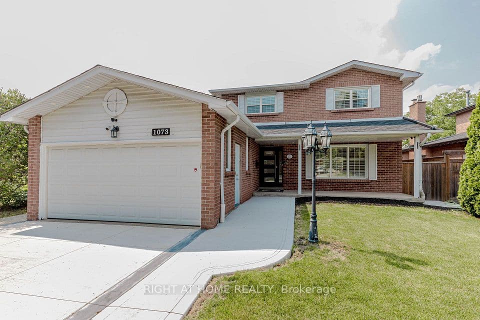 1073 Mesa Crescent, Mississauga, ON L5R 3E7 – photo 2